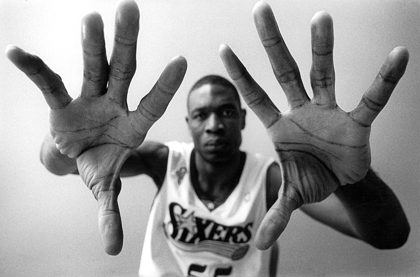 dikembe-mutombo-hands